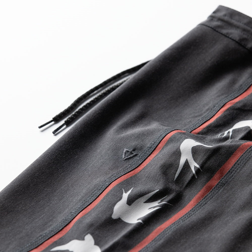 VISSLA NK SWARM 21" BOARDSHORT - BLACK