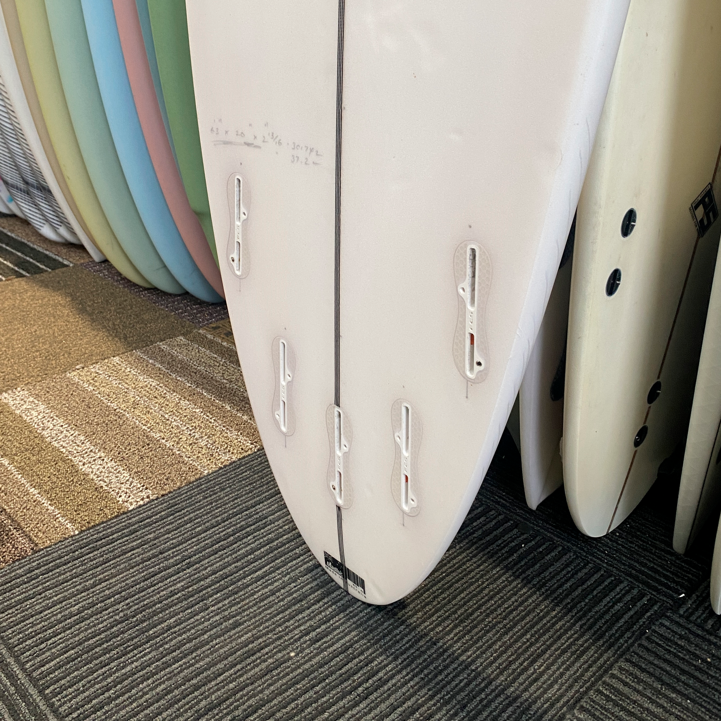 JS RAGING BULL 6'3" PU FCS II 37.2L