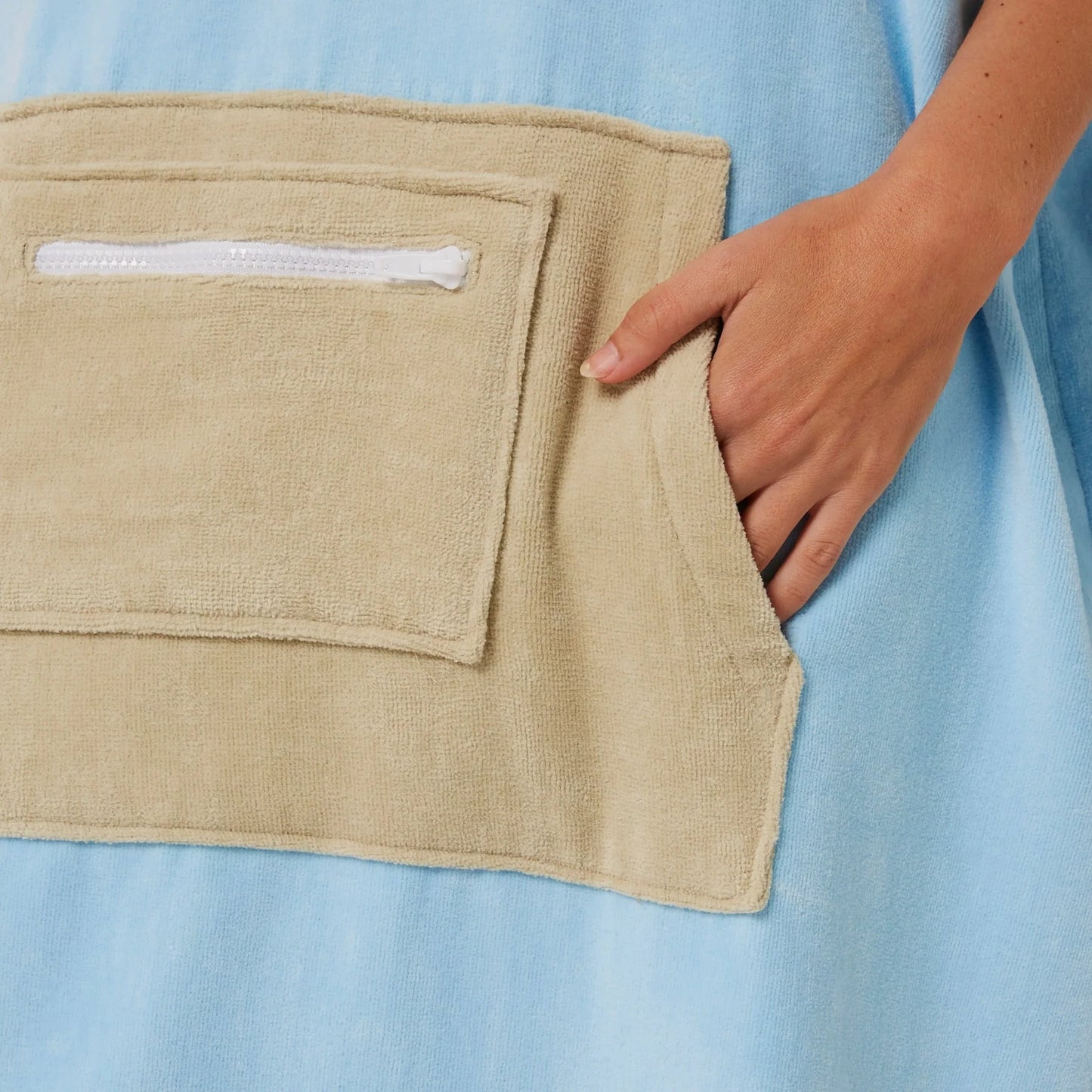 O&E DAYDREAM HOODED PONCHO - PALE BLUE