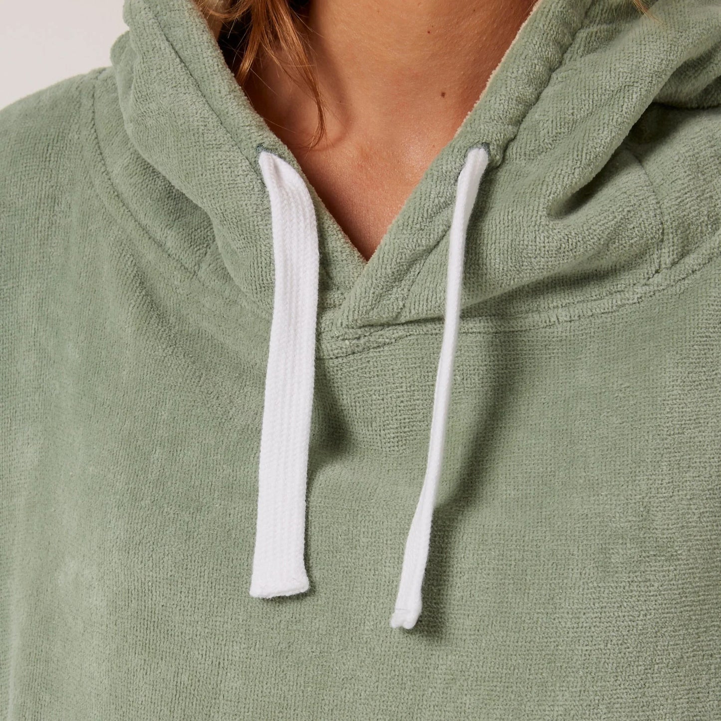 O&E DAYDREAM HOODED PONCHO - SAGE