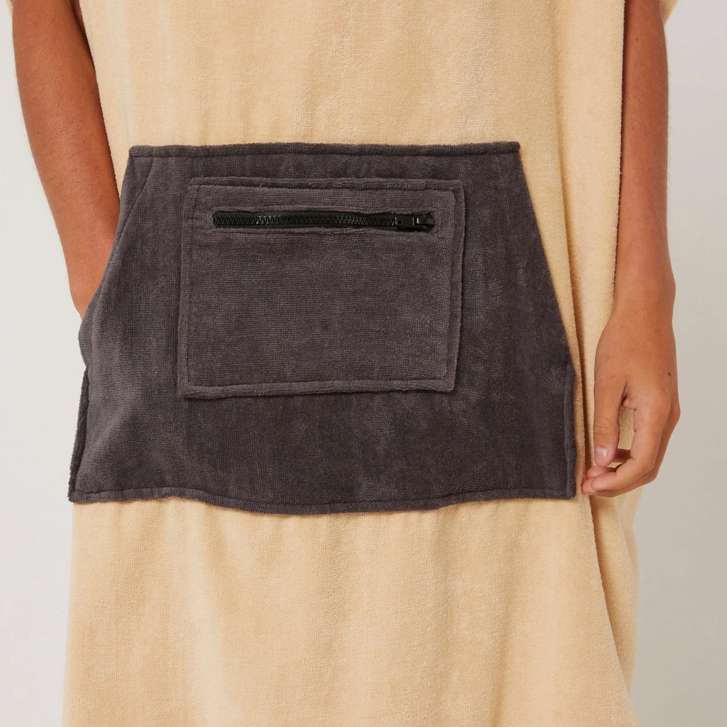 O&E DAYBREAK HOODED PONCHO - BEIGE