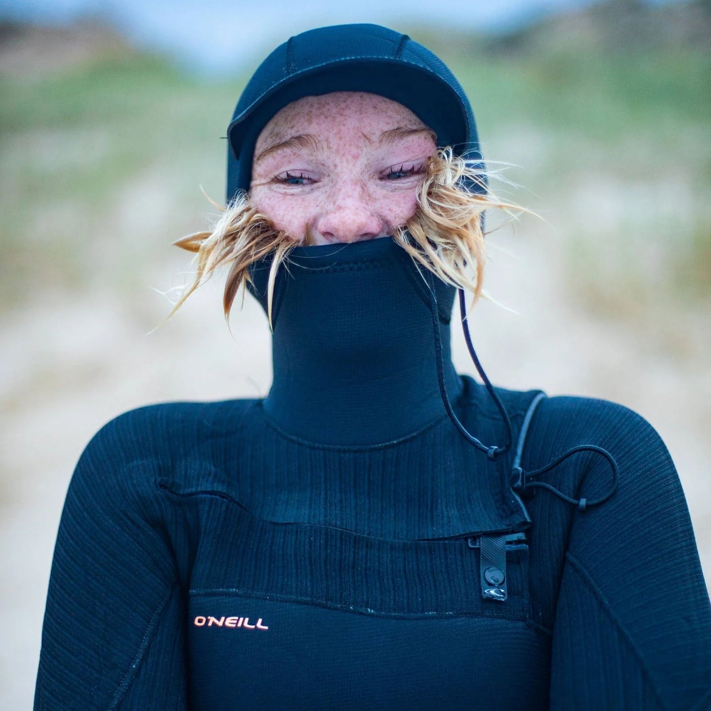 O'NEILL WMNS HYPERFREAK 5/4+MM CZ FULL W/HOOD - BLACK