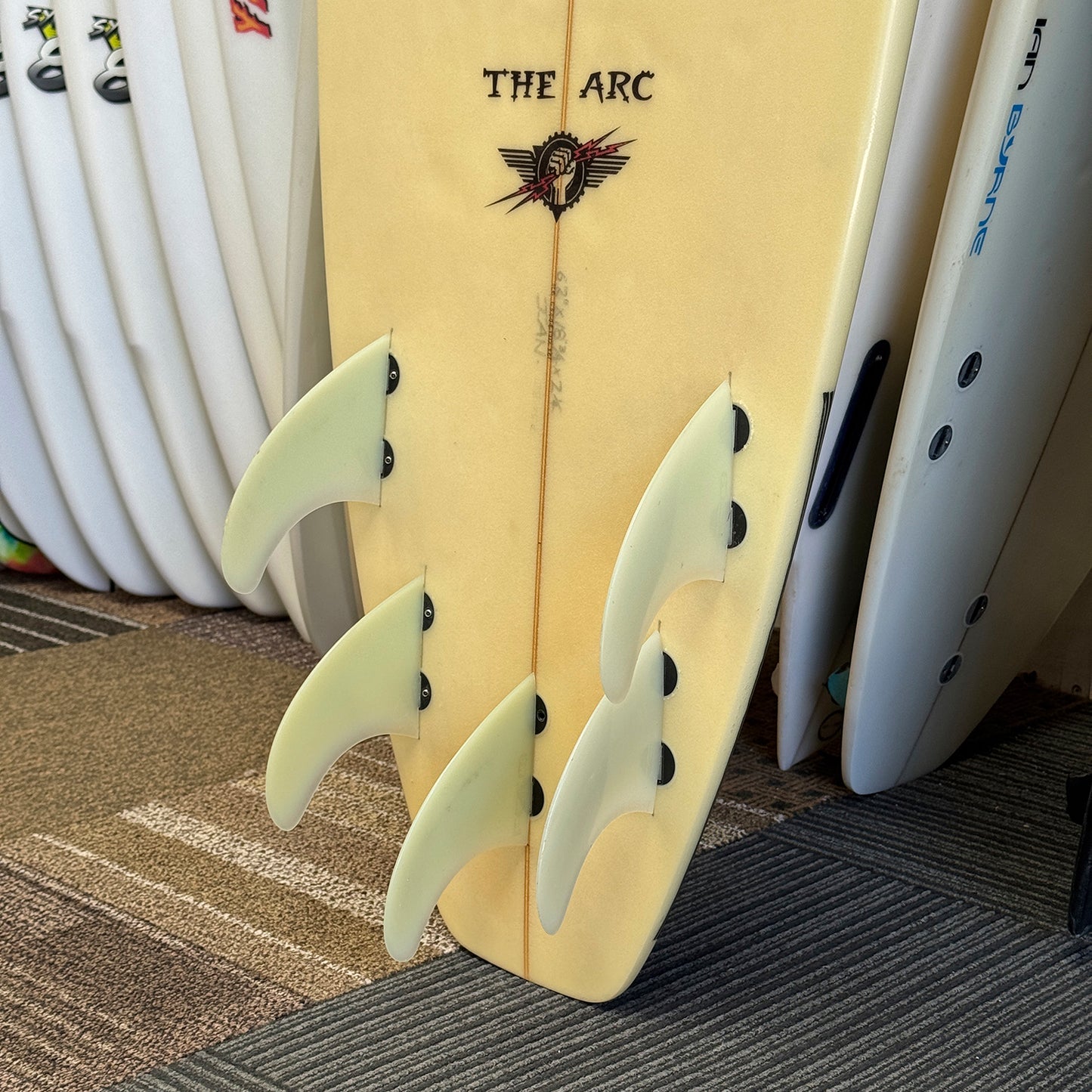 HOTWIRE SURFBOARDS THE ARC 6'2" FCS 27L