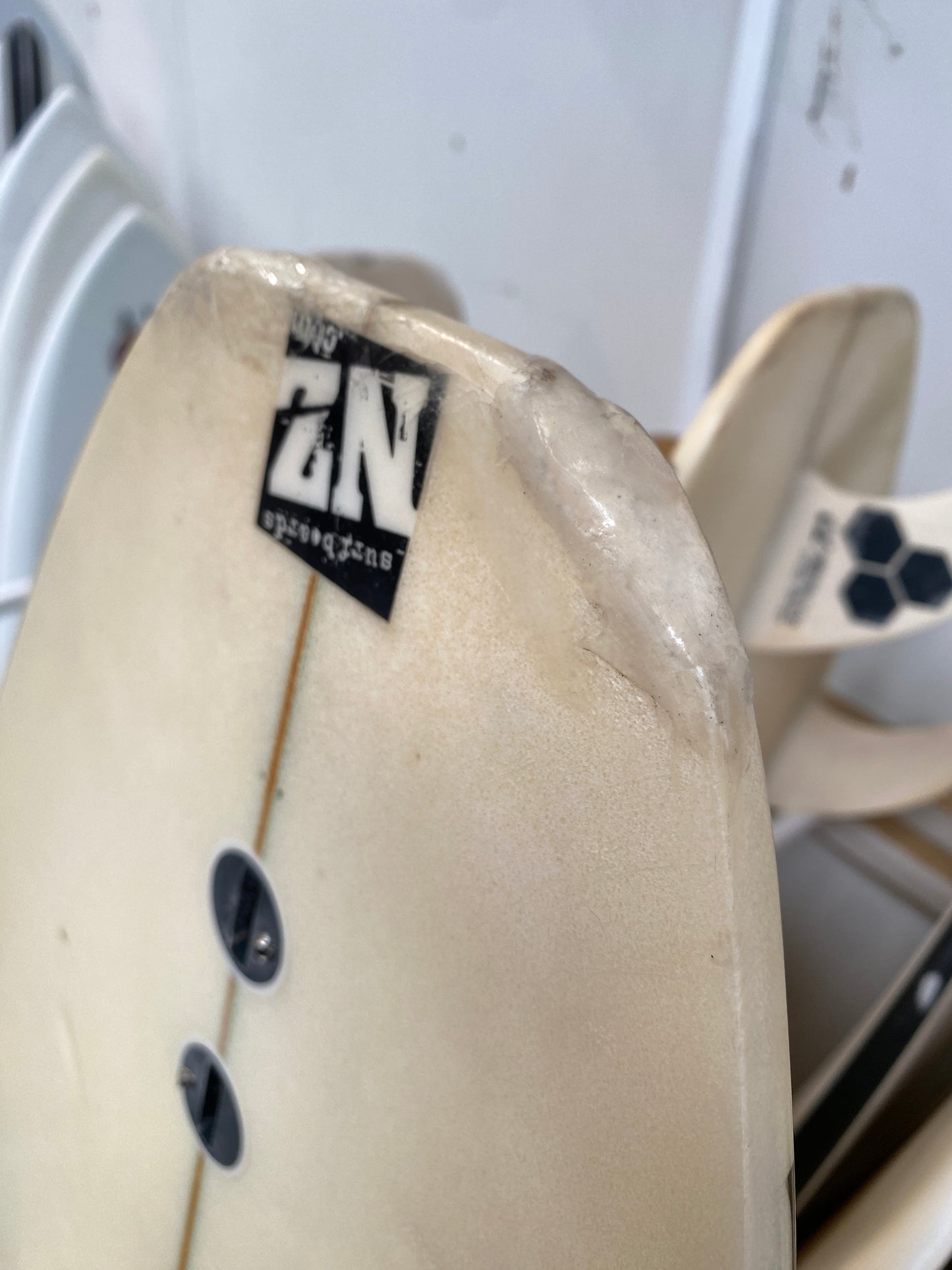 HUGHES DRIVE 6'3" FCS PU 30L