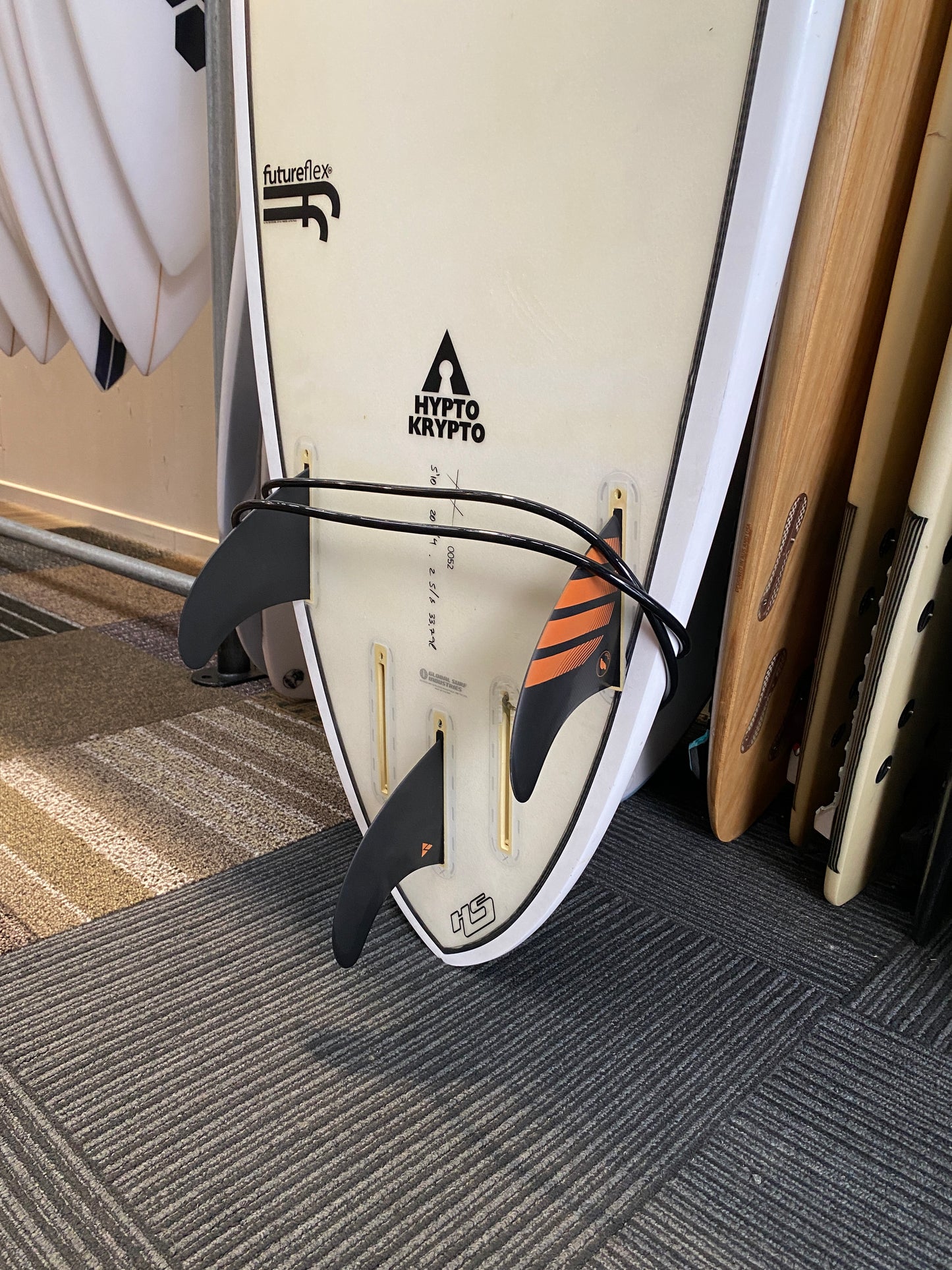 HS HYPTO KRYPTO 5'10" FUTURE FLEX FUTURES 33.79L