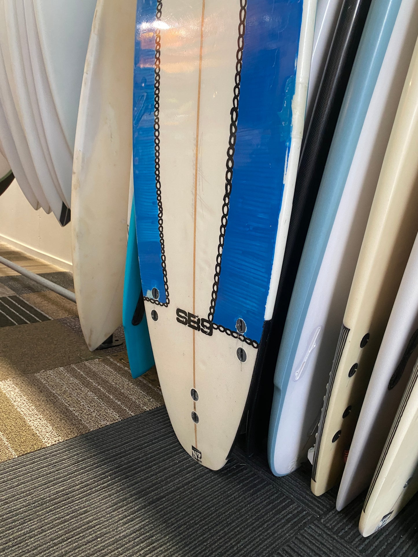 HUGHES 5'8" PU FCS 22L