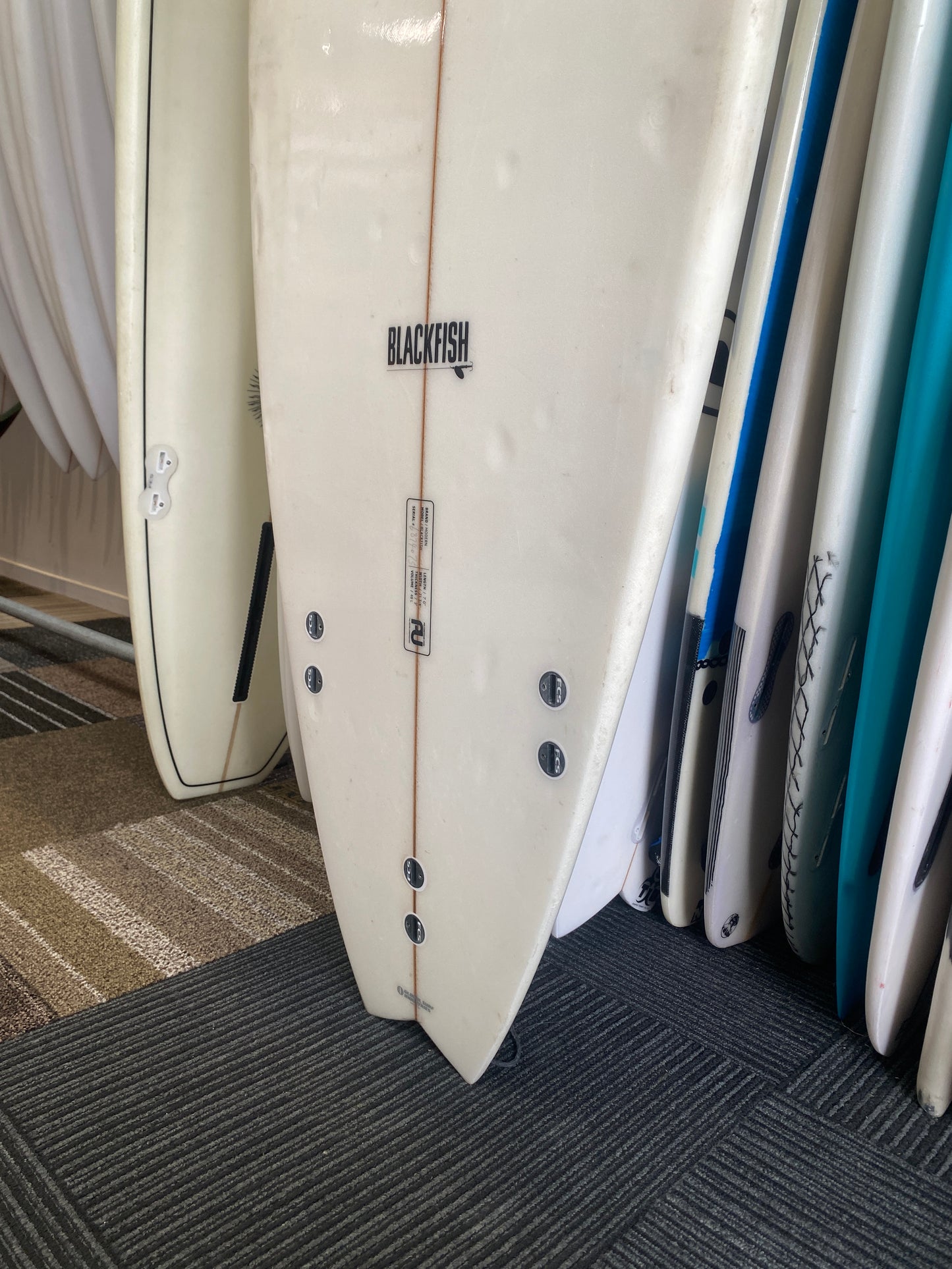 MODERN BLACKFISH 7'0" FCS PU 48L
