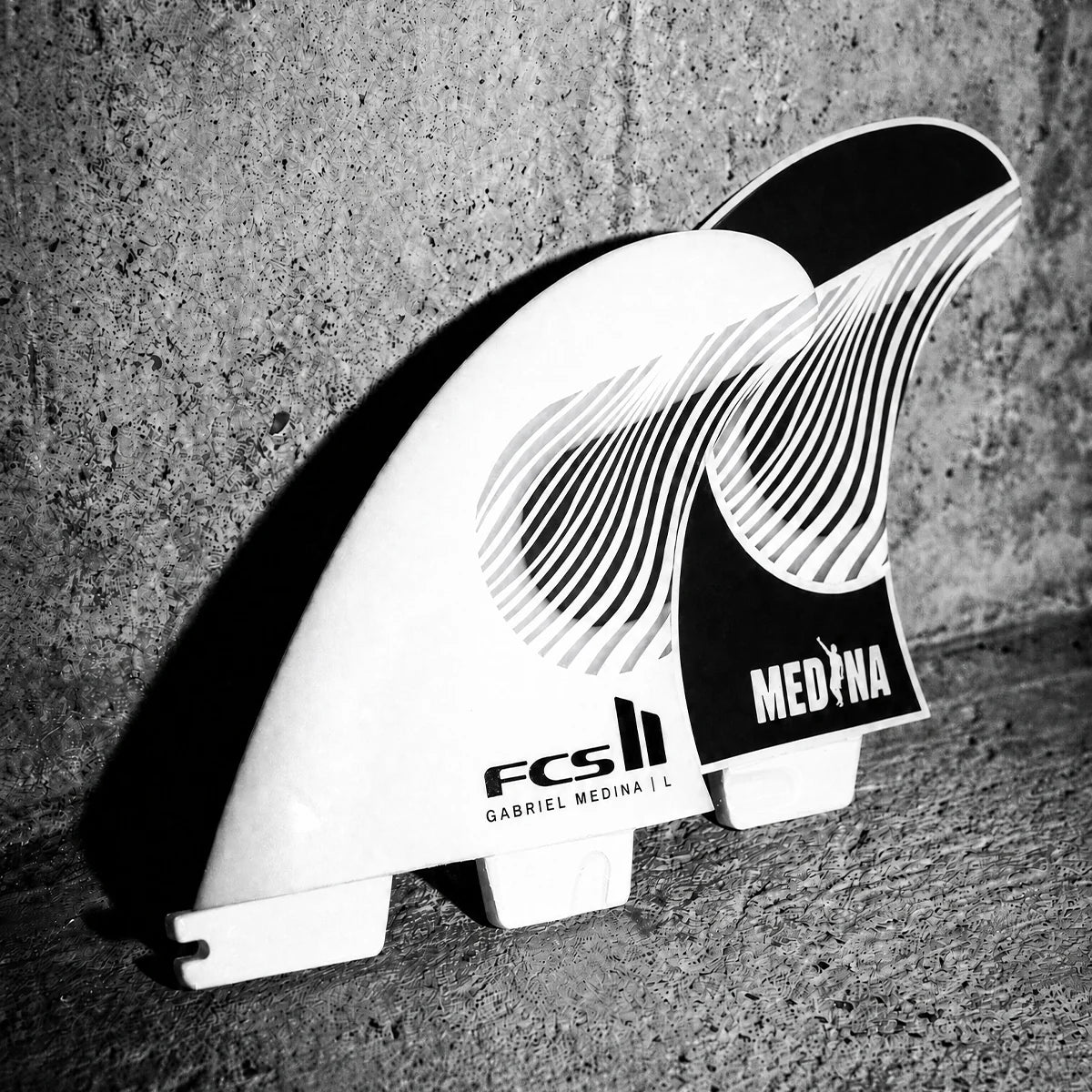 FCS II GABRIEL MEDINA PC AIRCORE TRI M/L/XL - BLACK/WHITE