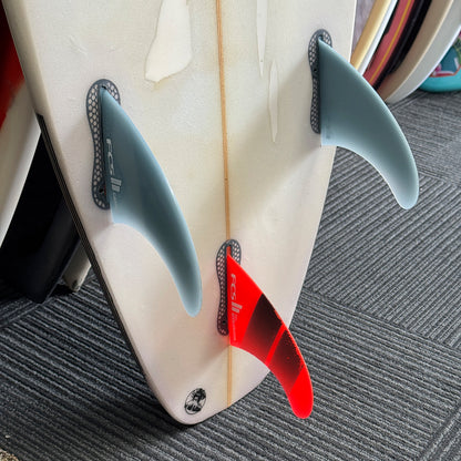 BC SHORTBOARD 5'6" FCS II 24.5L