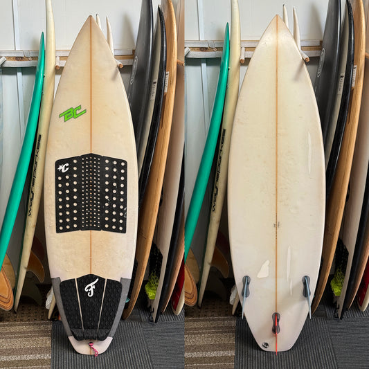 BC SHORTBOARD 5'6" FCS II 24.5L
